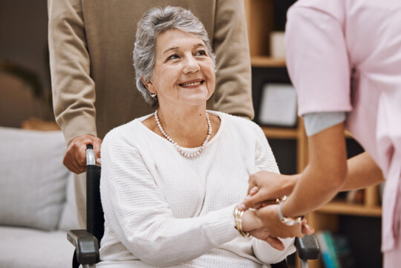 Lar para Idoso com Fisioterapeuta Jardim das Colinas - Lar para Idosos com Psicólogo